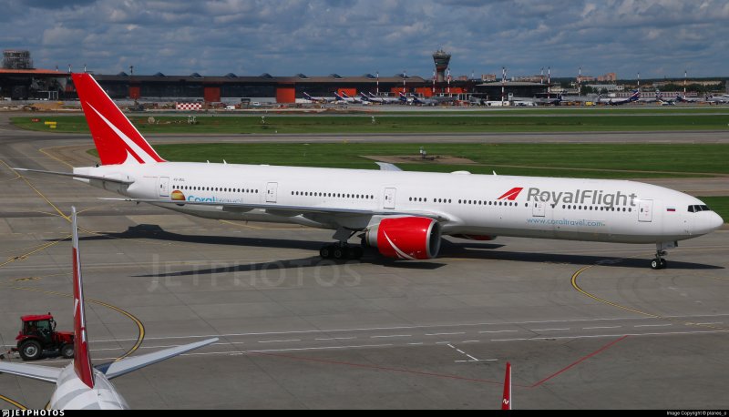 Роял Флайт 777-300