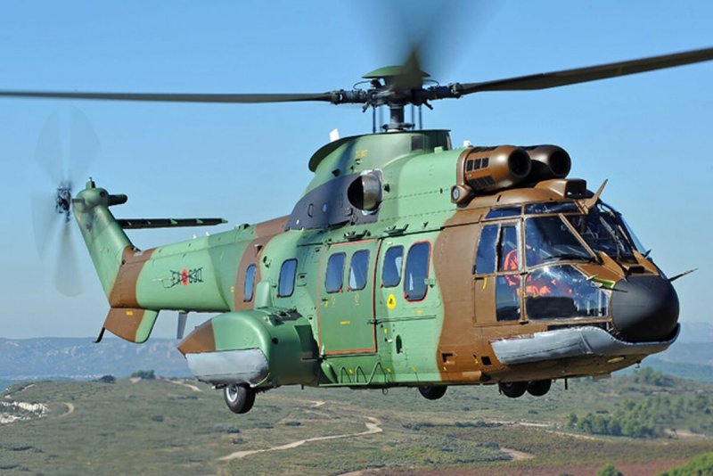 Вертолет as 332 super Puma