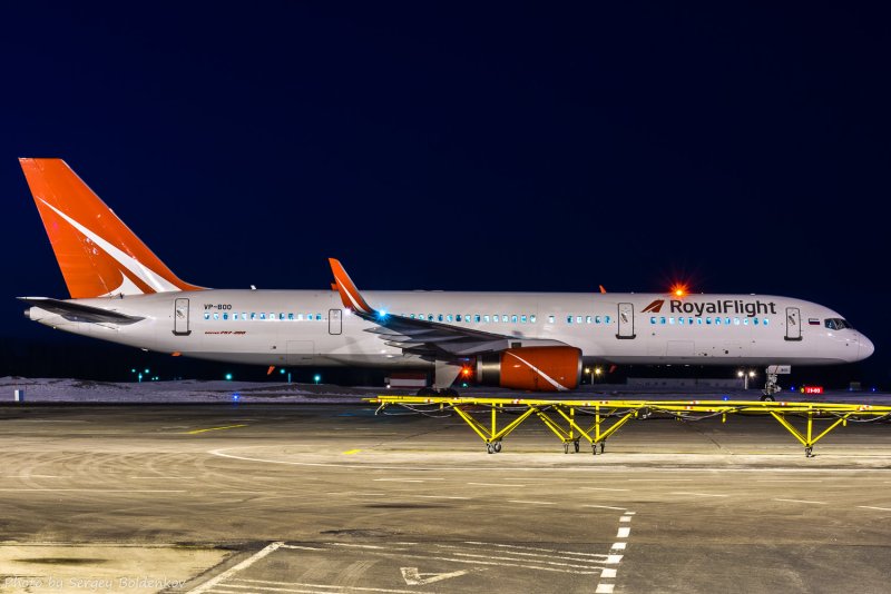 Боинг 737-800 Роял Флайт