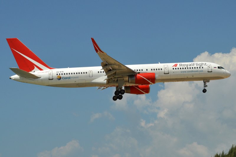 Royal Flight 757-200 no Winglets