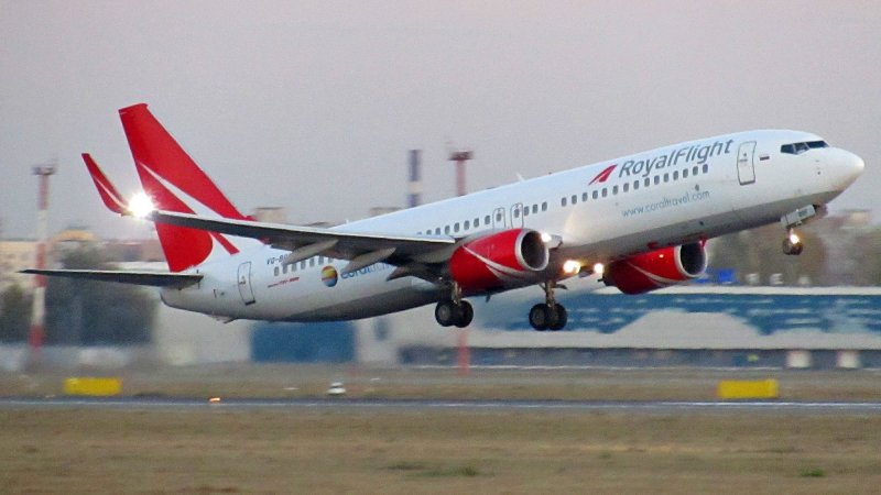 Боинг 737-800 Роял Флайт