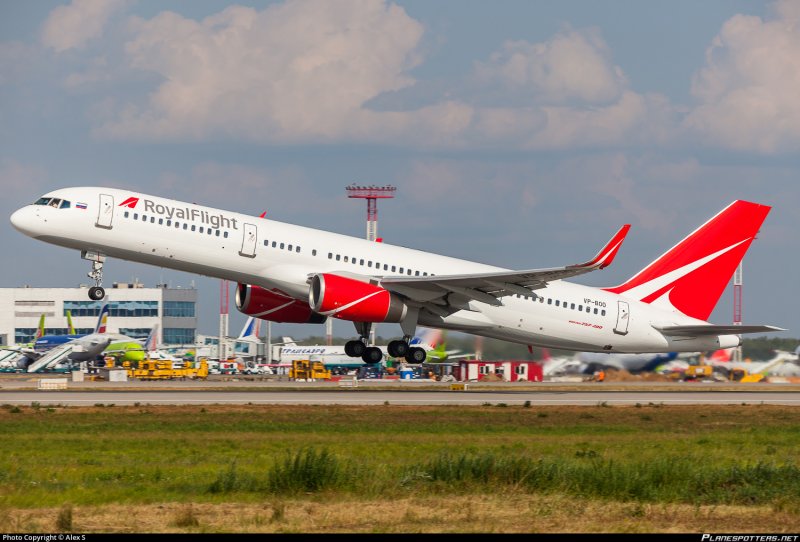 757 200 Роял Флайт