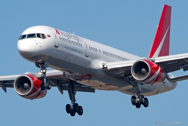 Авиакомпания АЛРОСА Боинг 757