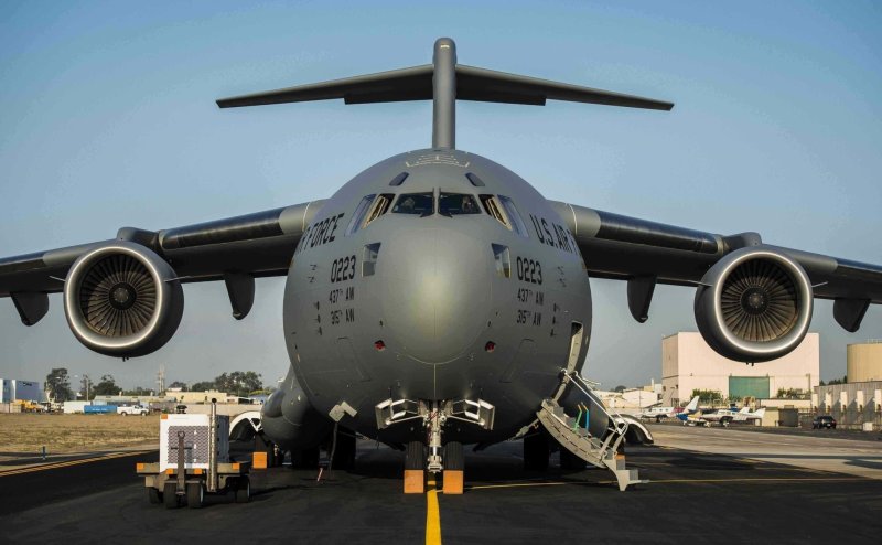 Самолет c-17 Globemaster III