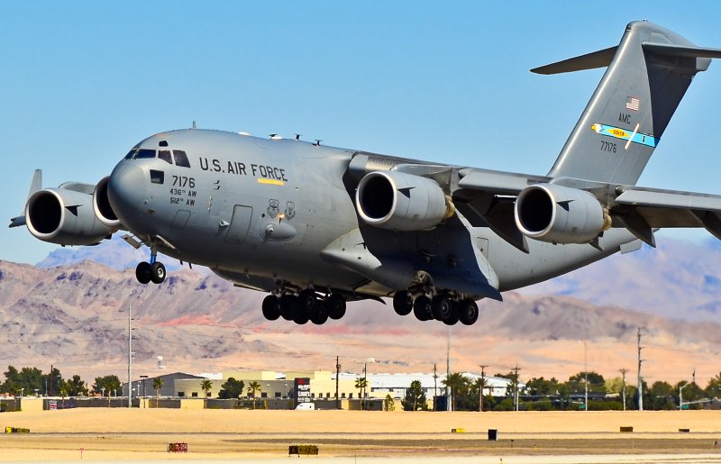 Самолет Boeing c-17а Globemaster III
