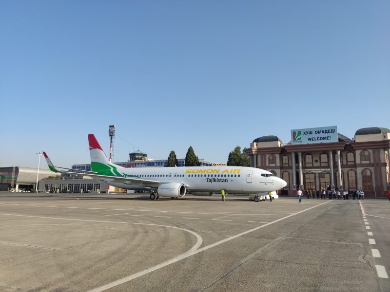 Самолёт Боинг 737-800 сомон