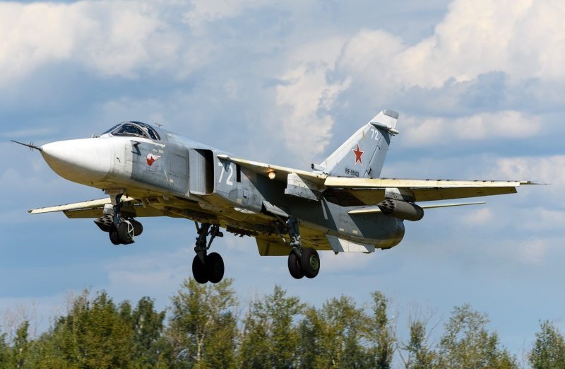 Су24 самолет