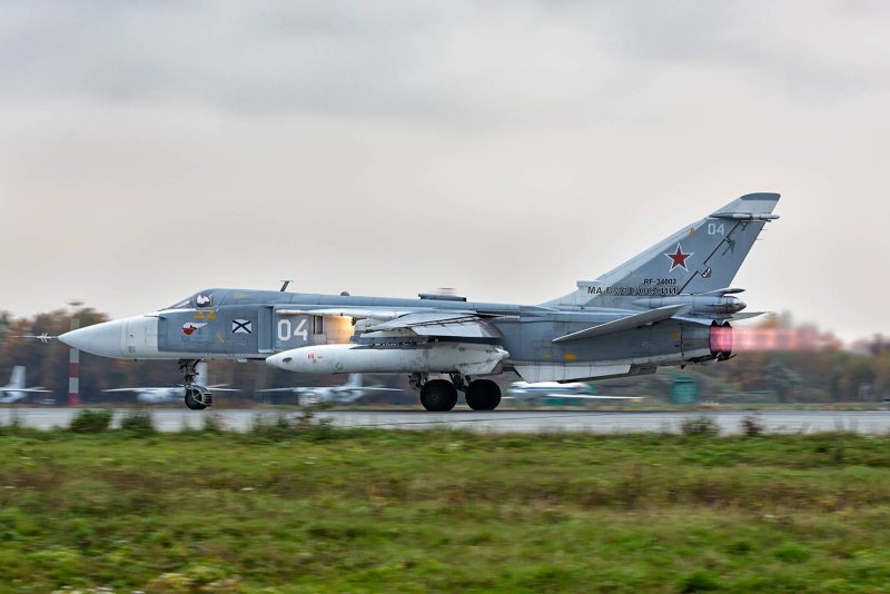 Бомбардировщик Су-24м