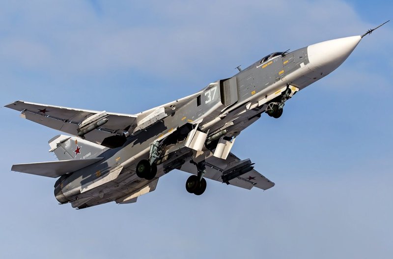 Фронтовой бомбардировщик Су-24