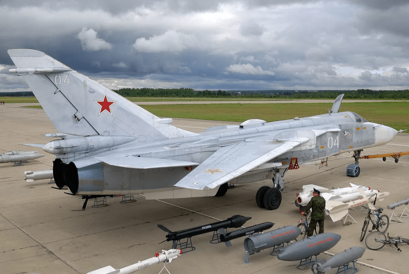 Су24 самолет
