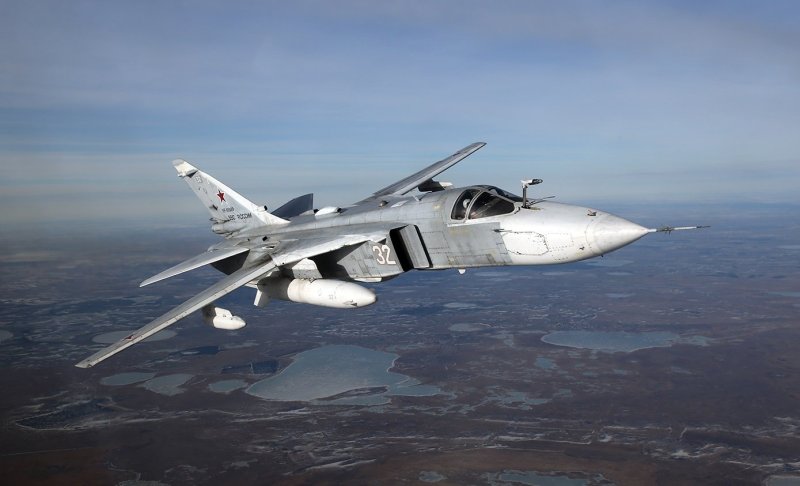 Самолет "Су-24мр"