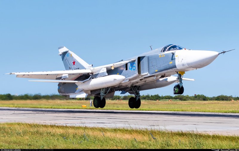 Самолет Су-24м