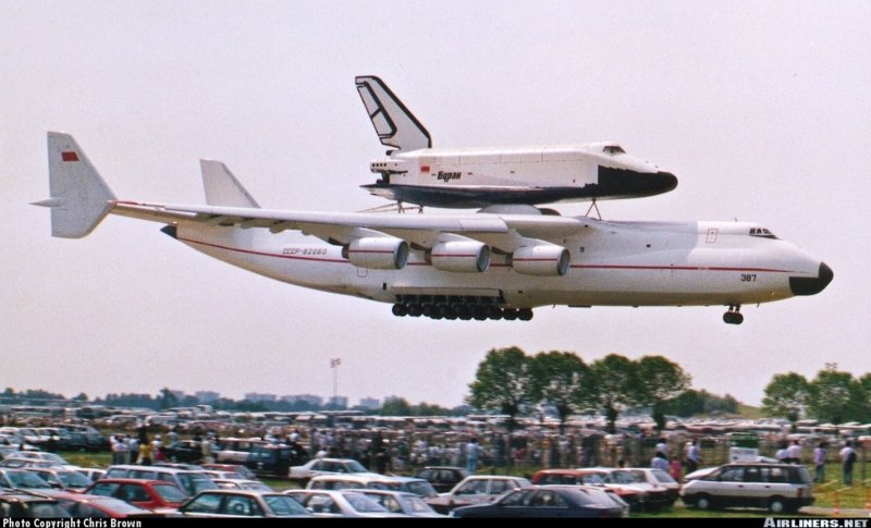 АН-225 С Бураном