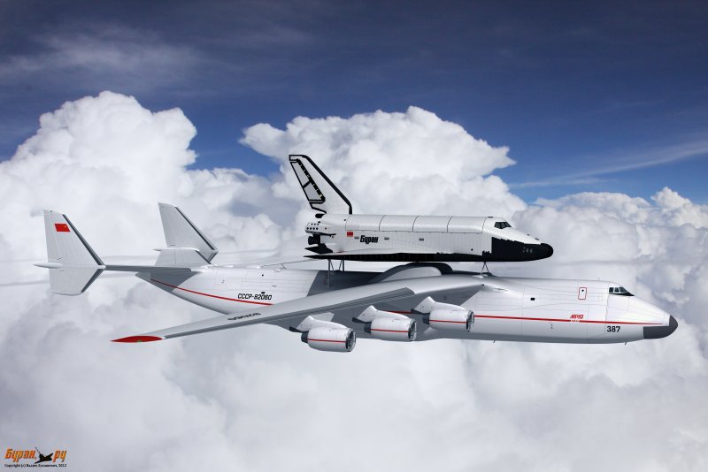 АН-225 С Бураном