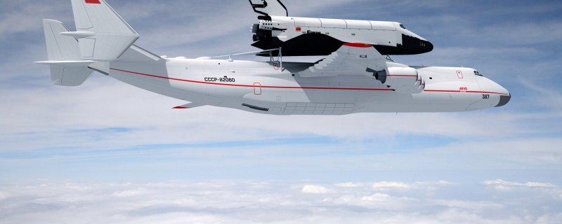 АН 125 Мрия с Бураном