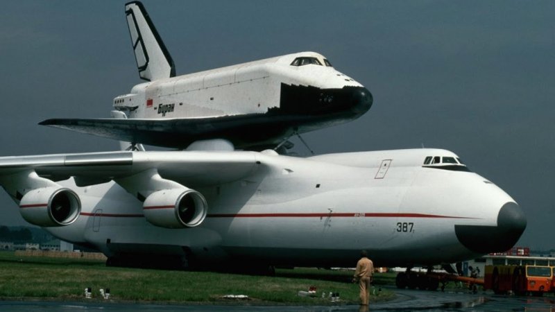 Мрия АН-225 Буран