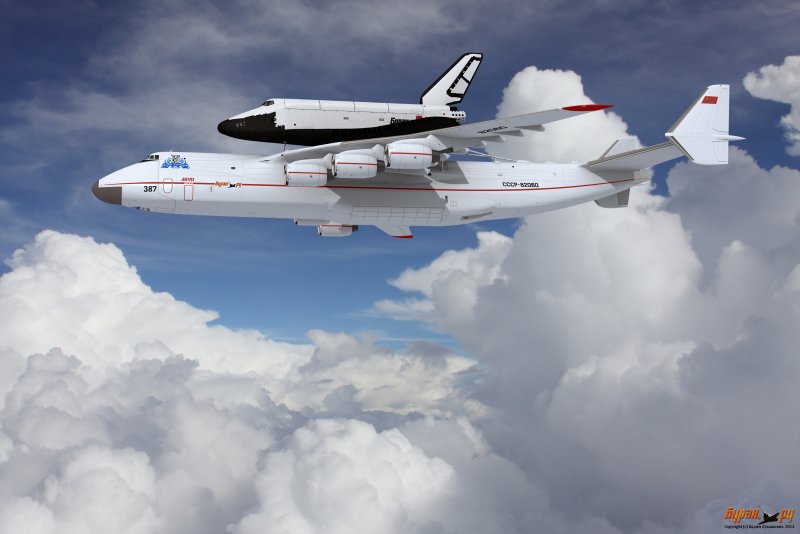 АН-225 С Бураном