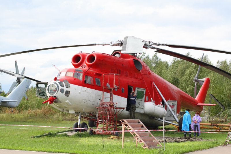 Пожарный вертолет ми-8