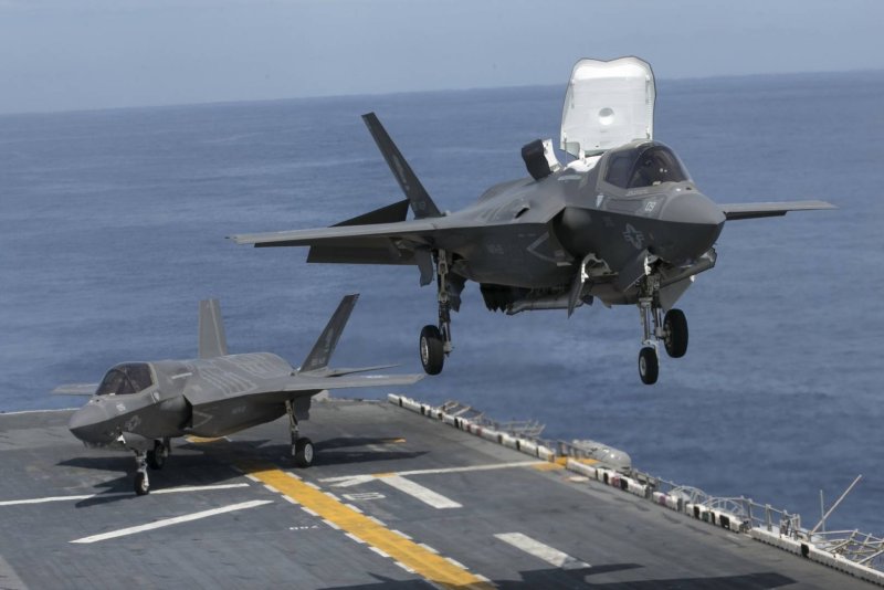 Британский f-35 рухнул в Средиземное море