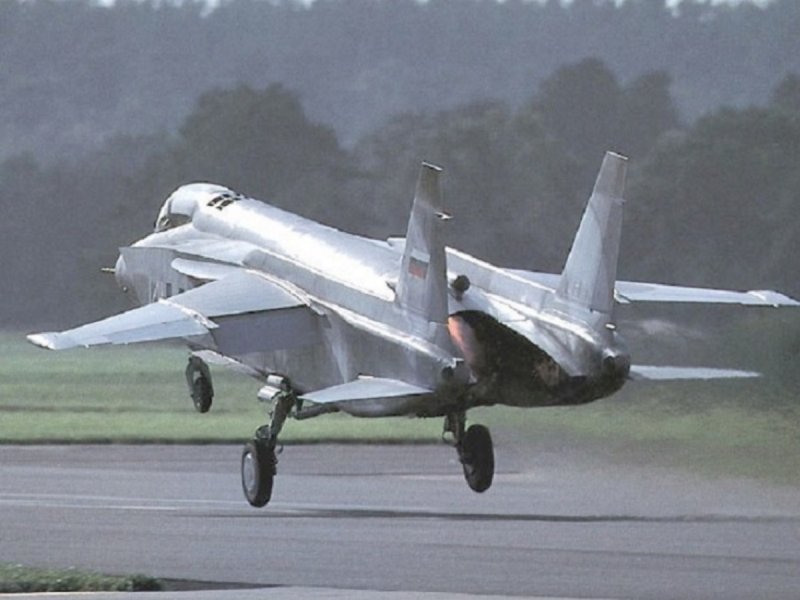 Як-141 сверхзвуковой самолёт
