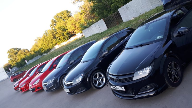 Opel Astra GTC stance