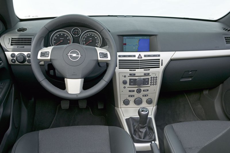 Opel Astra h 2006 салон