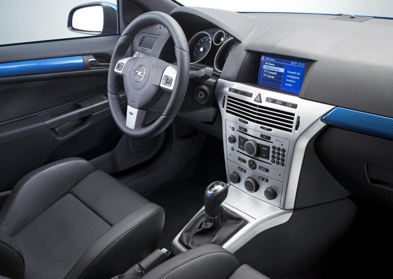 Opel Astra h 2005 салон