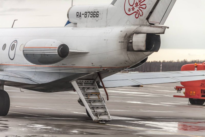 Як-40 пассажирский самолёт