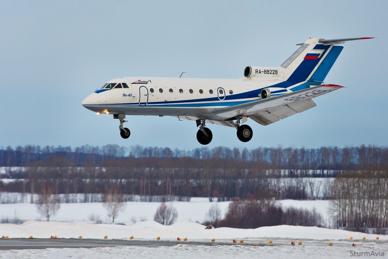 Як-40 пассажирский самолёт