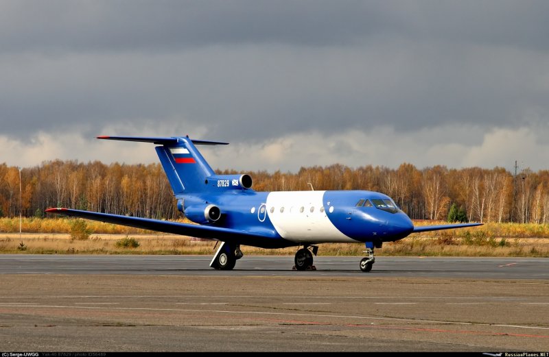 87829 Як-40