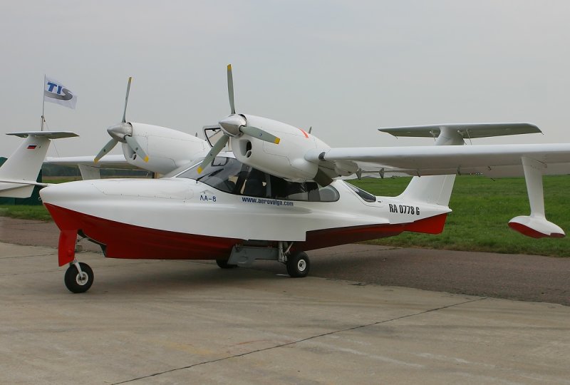 Самолёт-амфибия ла-8