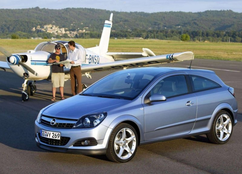 Opel Astra GTC 2005