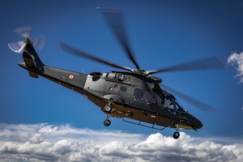 Aw169 вертолет