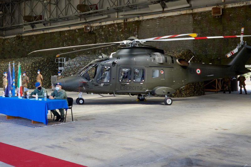 Aw169 вертолет