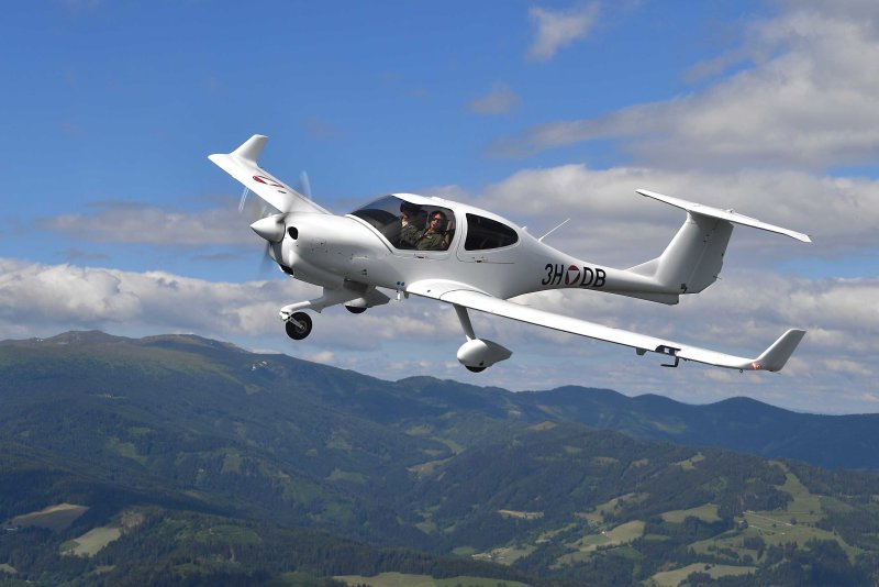 Самолет Diamond da-40