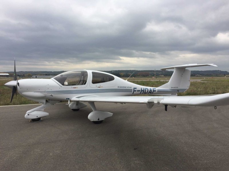 Самолет Diamond da-40