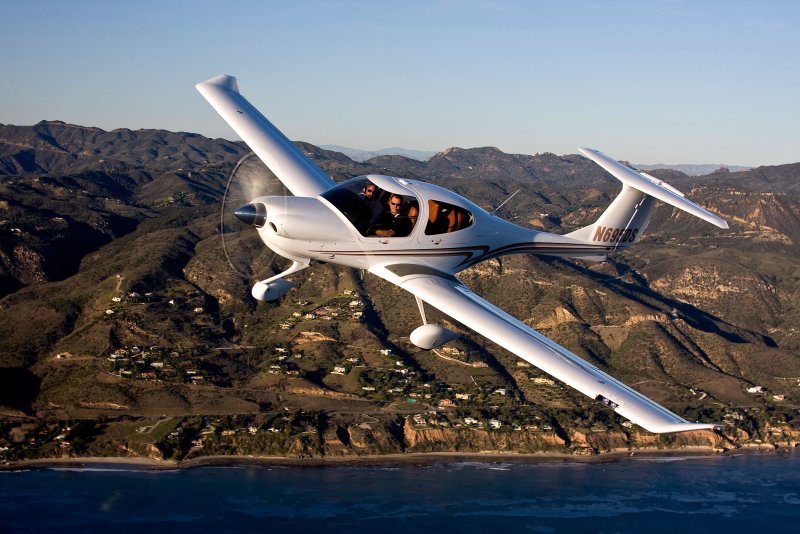 Самолет Diamond da-40