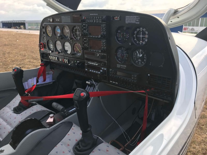 Diamond da40 кабина