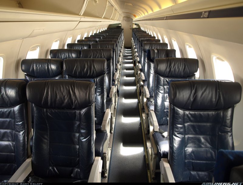 Embraer ERJ-170 салон