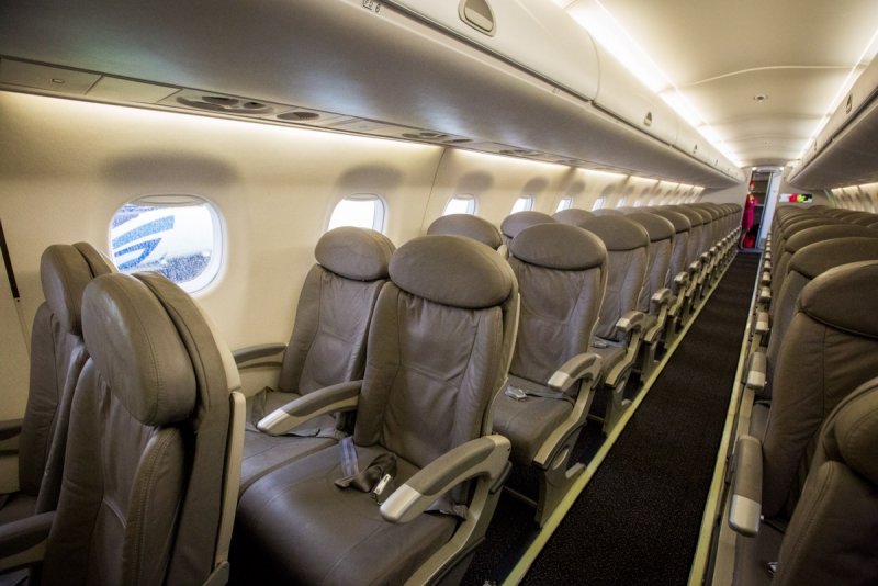 Embraer 170 самолет s7