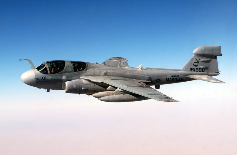 Самолет EA-6b Prowler