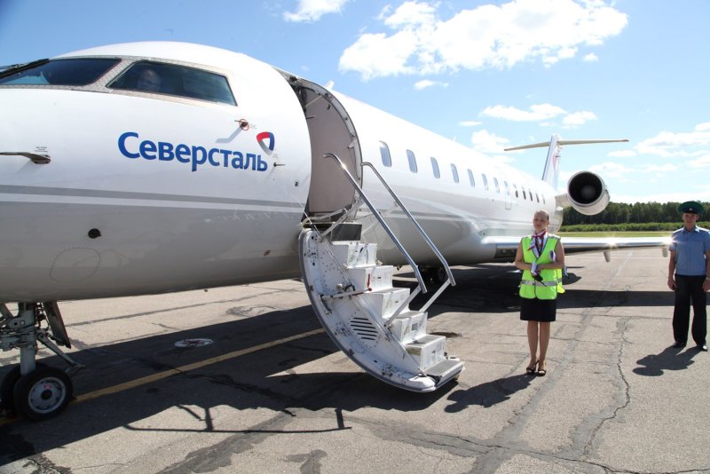 CRJ-200 самолет Северсталь