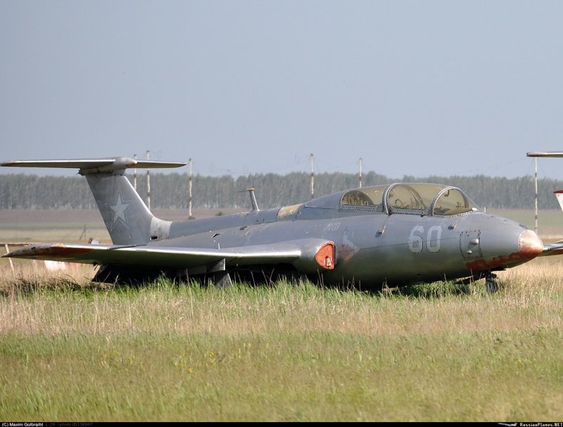 L-29 Delfin ДОСААФ 50 красный