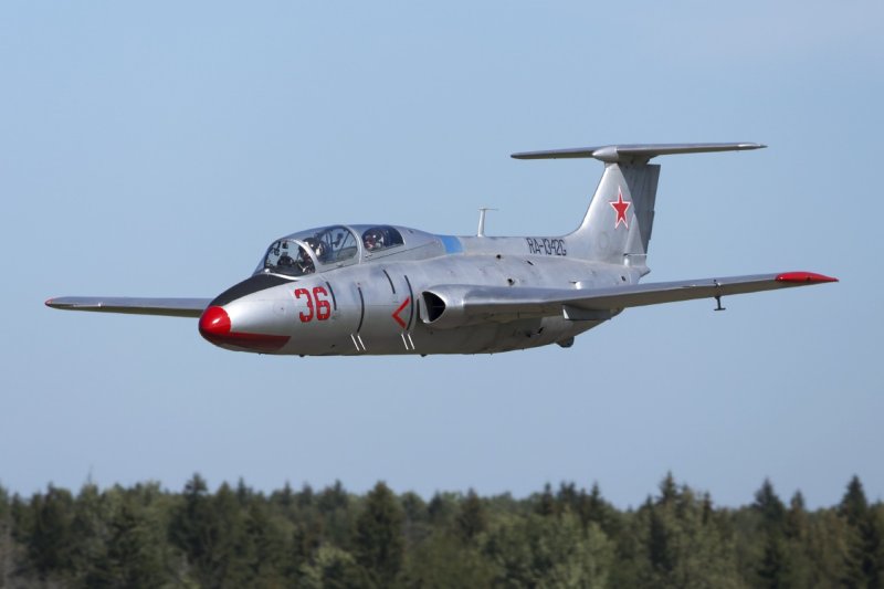Самолет Aero l-29 Delfin