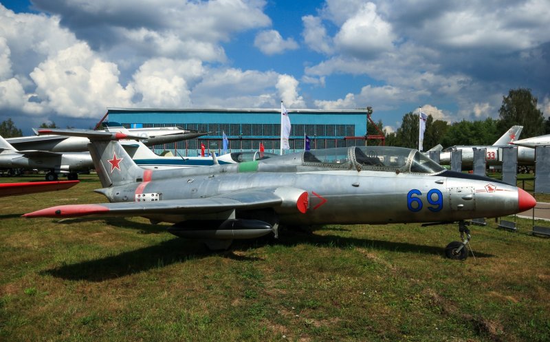 Учебно-тренировочный самолет l-29 (л-29) «Дельфин»