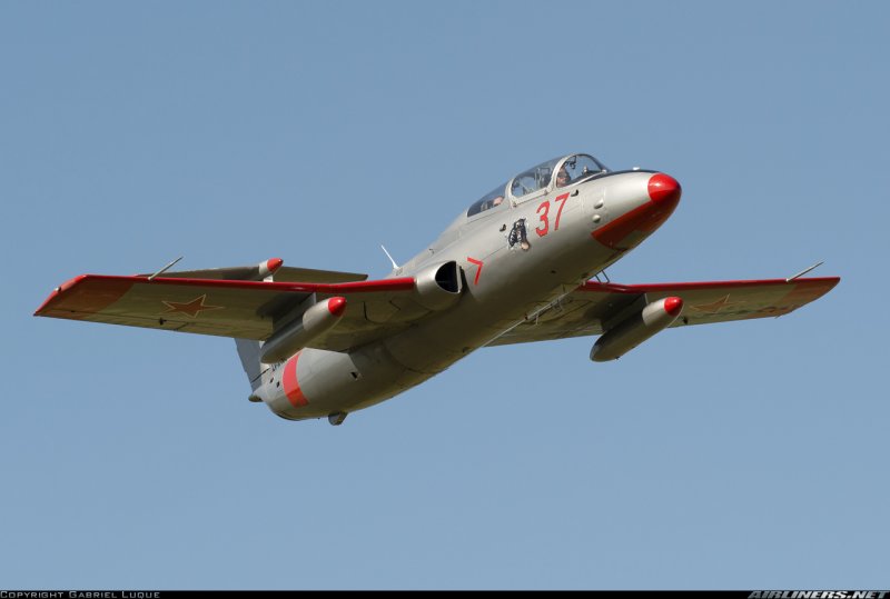 Самолет Аэро л-29 Дельфин