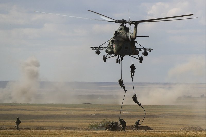 Беспарашютное десантирование с вертолета ми-8