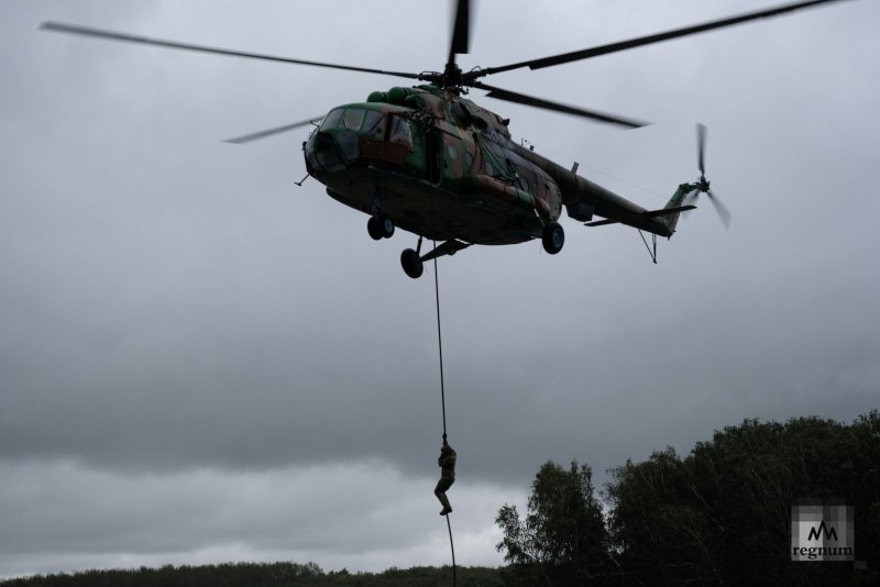 Десантирование с вертолета ми-8