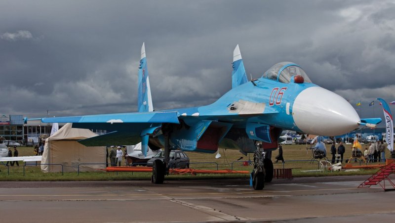 Самолёт истребитель Су 27