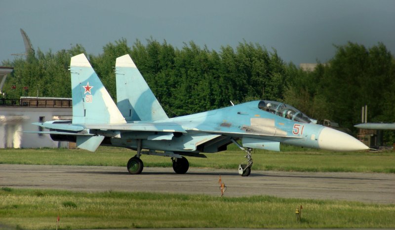 Истребитель Су-27уб
